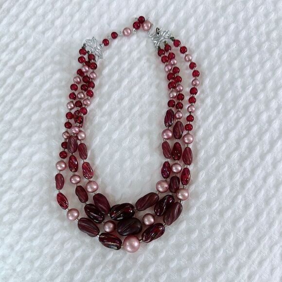 Japanese Vintage Red & Pink Beaded Three Strand Necklace - Picture 2 of 6